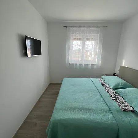 Sunset Apartment *